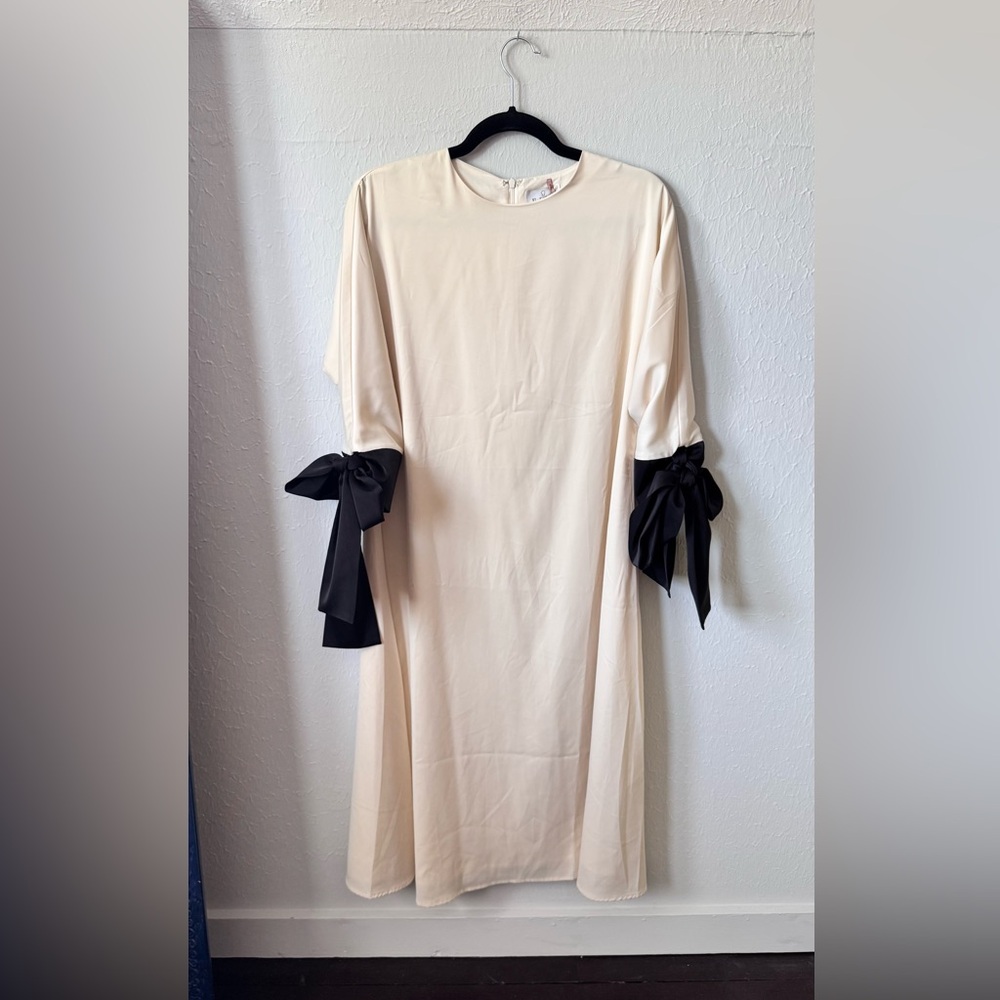 Dainty Jewells Cream Shift Dress with Black Bow Sleeve Ties